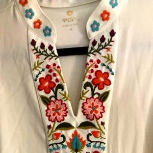 Spartina M Cream Dress w Embroidered Flowers - wear anywhere!